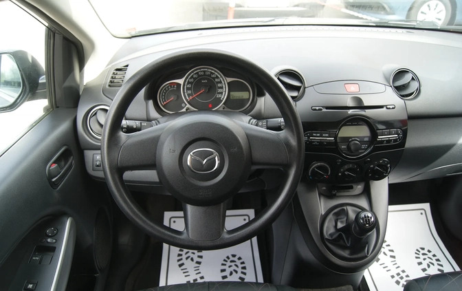 Mazda 2 cena 20900 przebieg: 104468, rok produkcji 2013 z Dobra małe 379